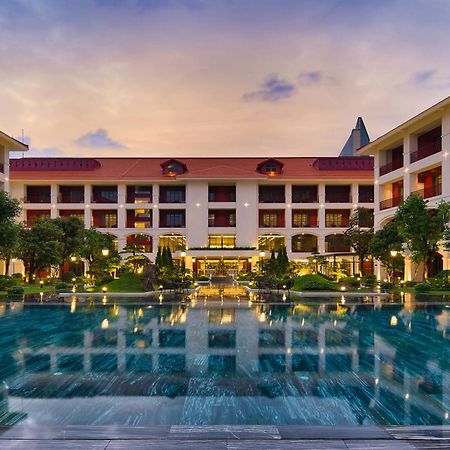Senna Hue Hotel Exterior foto The Royal