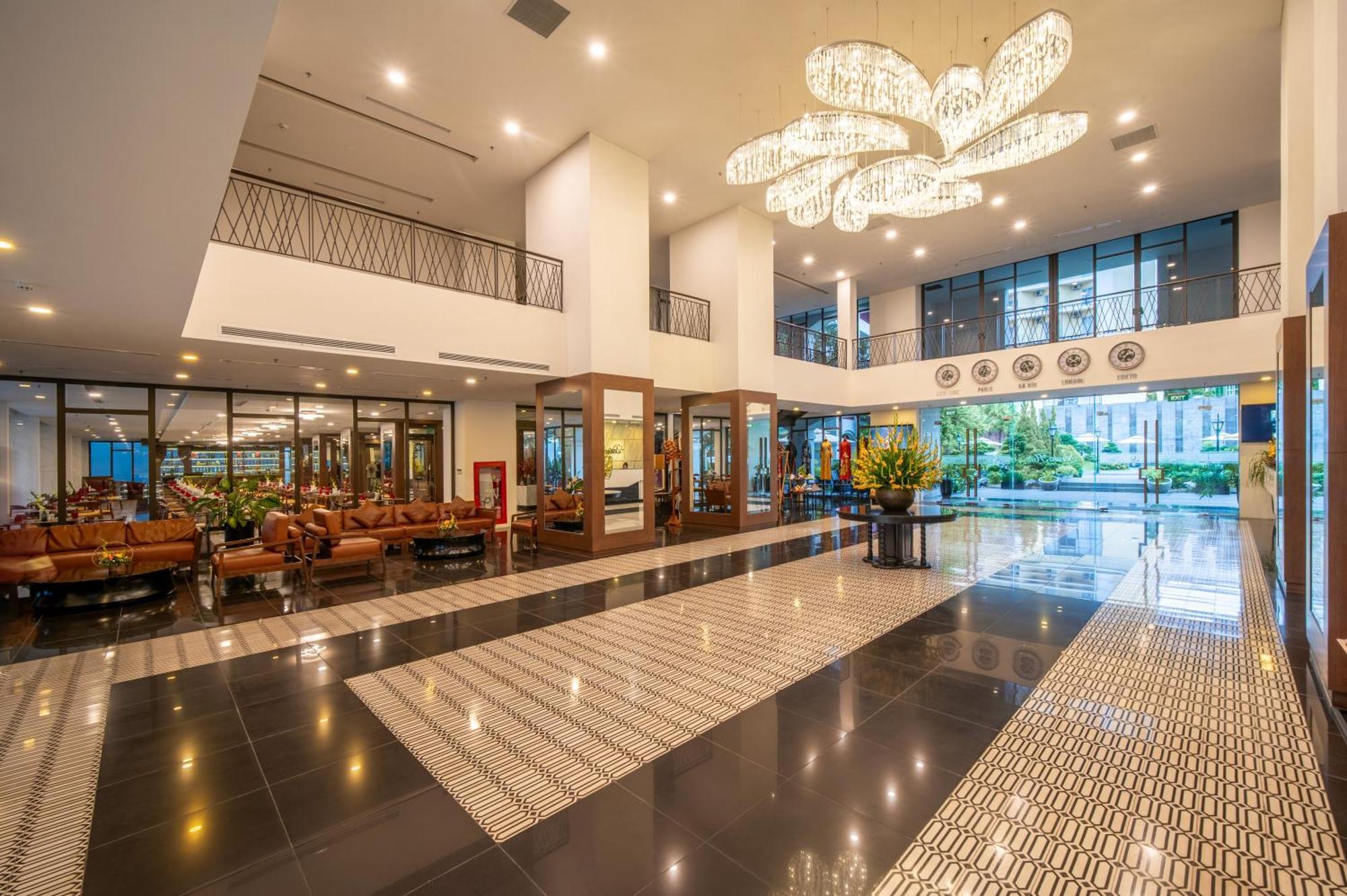 Senna Hue Hotel Exterior foto Lobby