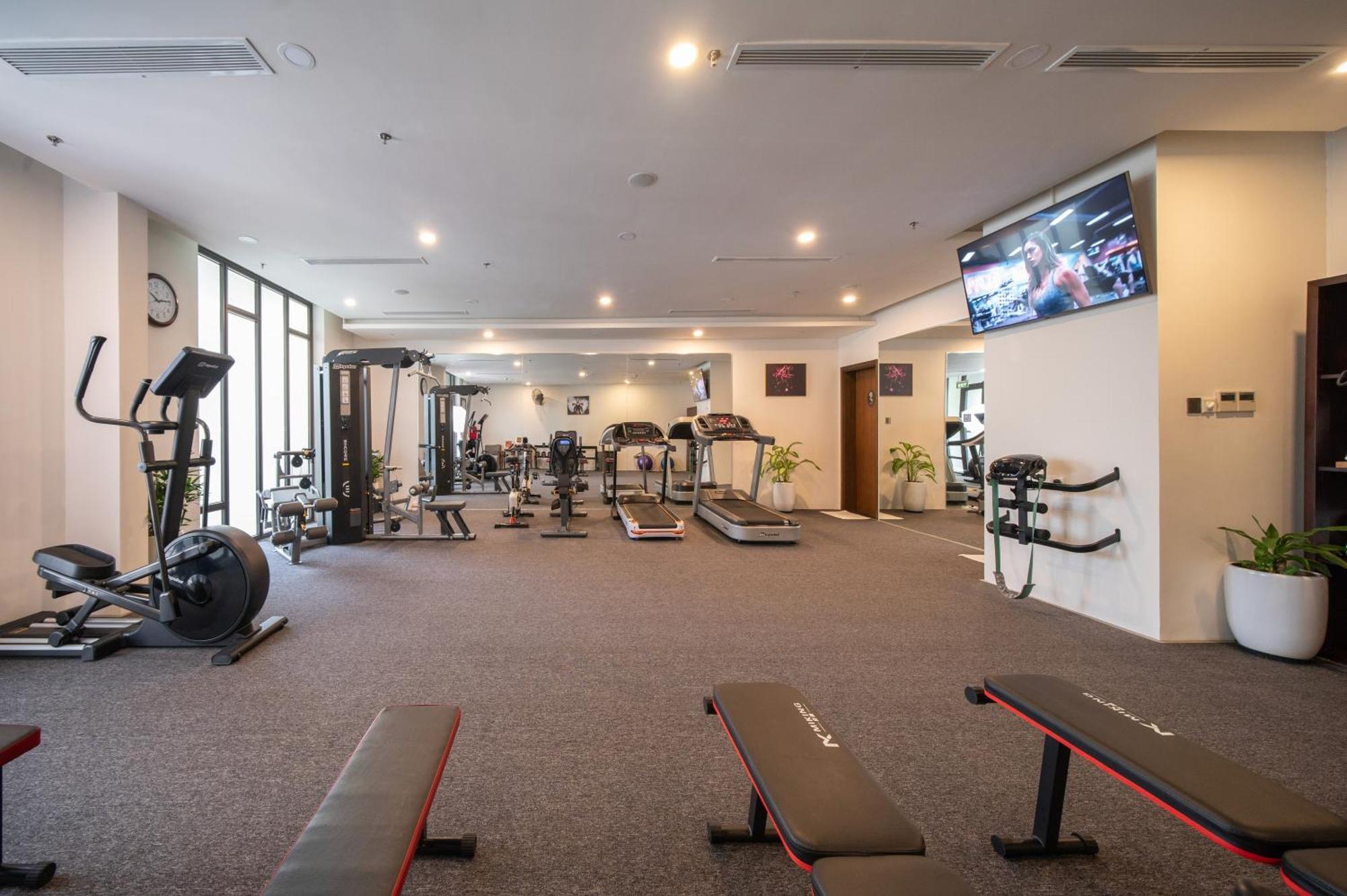 Senna Hue Hotel Exterior foto The gym at the hotel